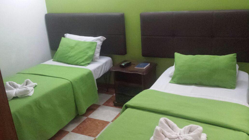 Hotel Las Palmas Fontibon Bogota Bagian luar foto