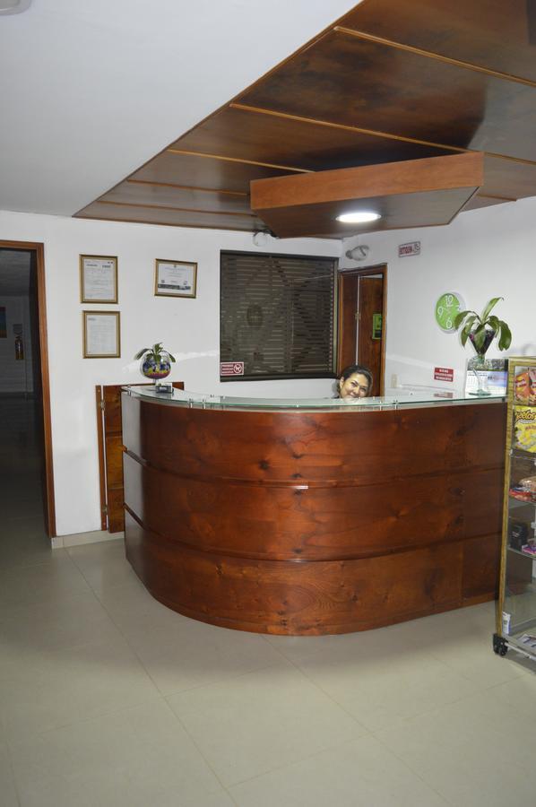 Hotel Las Palmas Fontibon Bogota Bagian luar foto